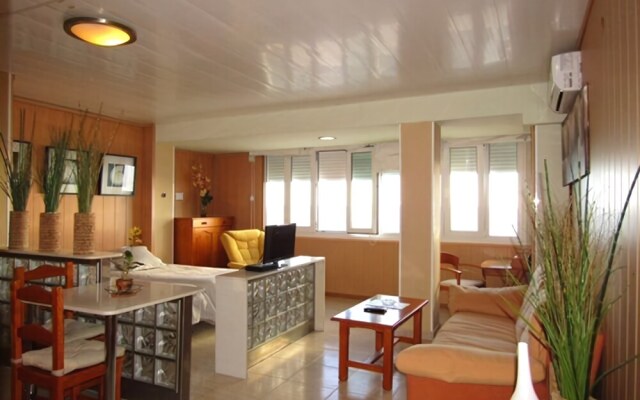 Carihuela Beach Apartments