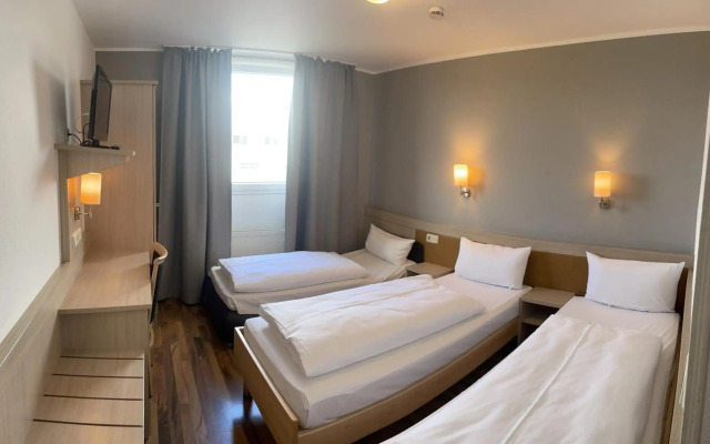Victoria Hotel