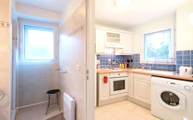 Apartment With one Bedroom in Saint-raphaël, With Enclosed Garden - 10