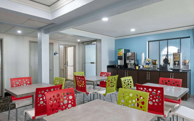 Days Inn by Wyndham Miami