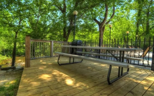 Cedar Lodge 102