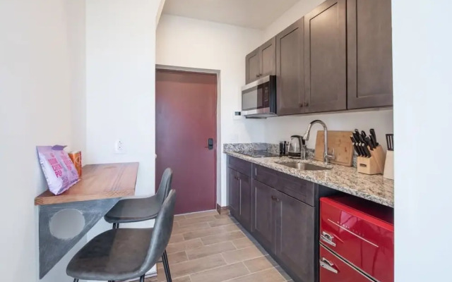 Sosuite Studio Penthouse w Gym On-site Bar