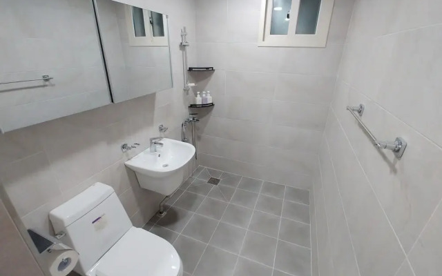 Friends Guest House - woman only