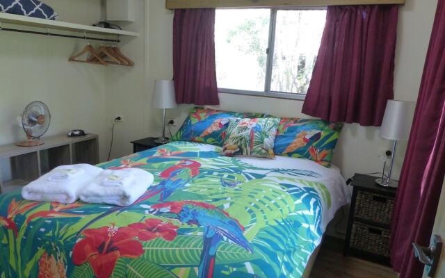 Lake Eacham Tourist Park & Self Contained Cabins