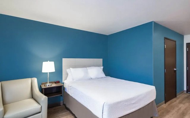 WoodSpring Suites Chicago Addison
