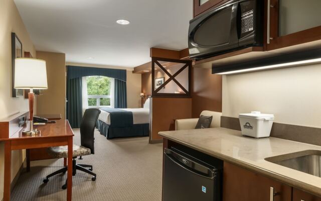 Days Inn & Suites by Wyndham Brandon