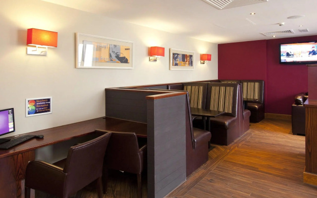 Premier Inn London Heathrow Airport Terminal 5 Hotel