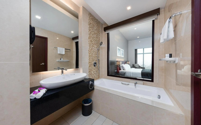 Raia Hotel & Convention Centre Kuching