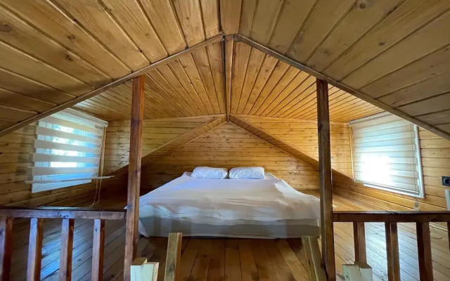 Çeli̇k Resort