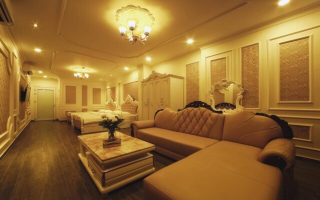 Royal Hotel