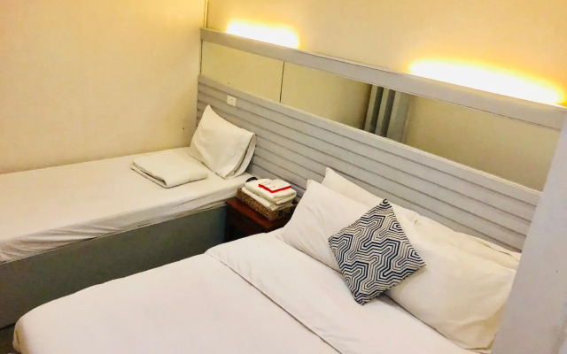 Hometown Hotel Bacolod - Lacson