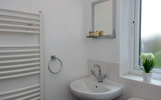 Lakeside view - Manchester townhouse