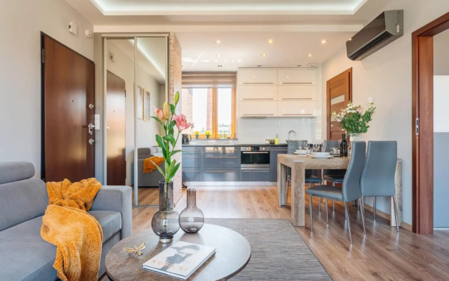 Modern and Industrial Apartment in Historic Brewery by the Old Town