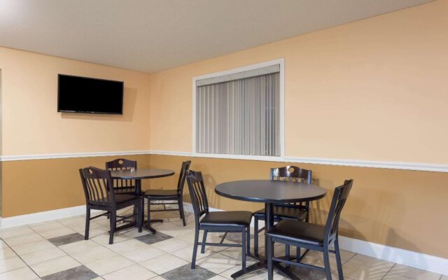 Super 8 Motel - Dumfries