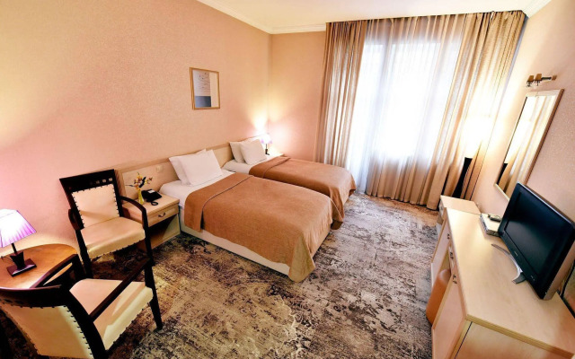 Hotel Sharden