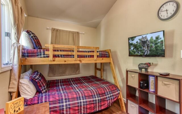 Deer & Doe by HoneyBearCabins