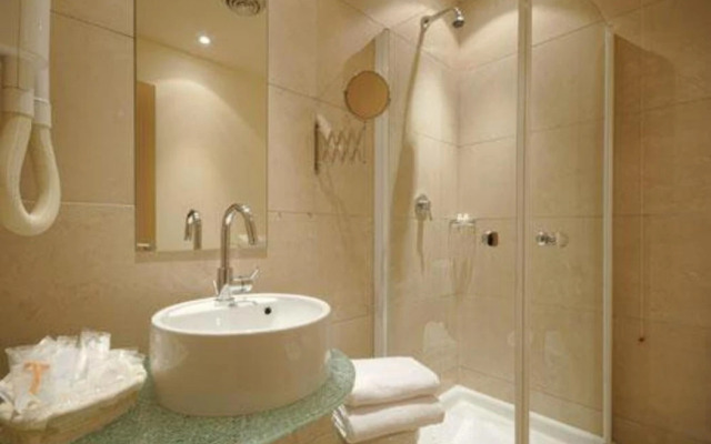 B&B HOTEL First