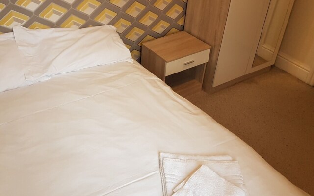 Reginald Budget Rooms