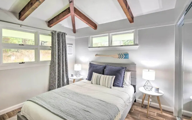 Laconia Hideaway < 2 Miles to Lake Winnipesaukee!