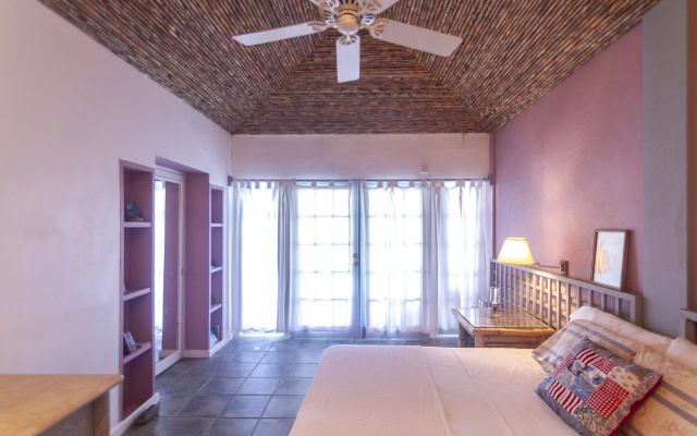 Bequia Beachfront Villa Hotel