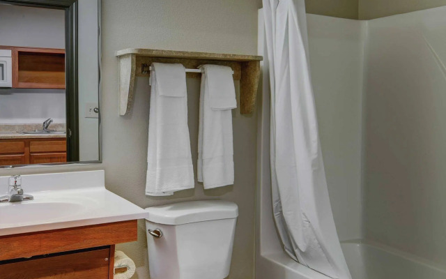 WoodSpring Suites Topeka