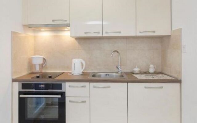 Apartment Mila - 100m from the sea: A3 Brodarica, Riviera Sibenik