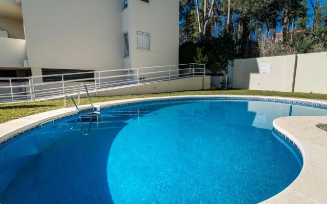 Puente Romano Modern flat, Best location in town