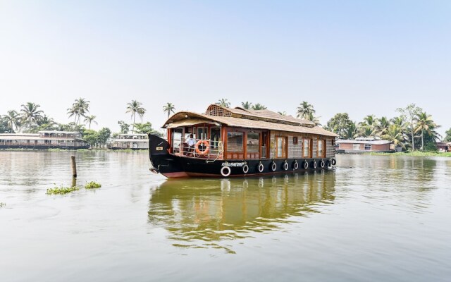 Oyo 24606 Waves And Wind 3Bhk Houseboat
