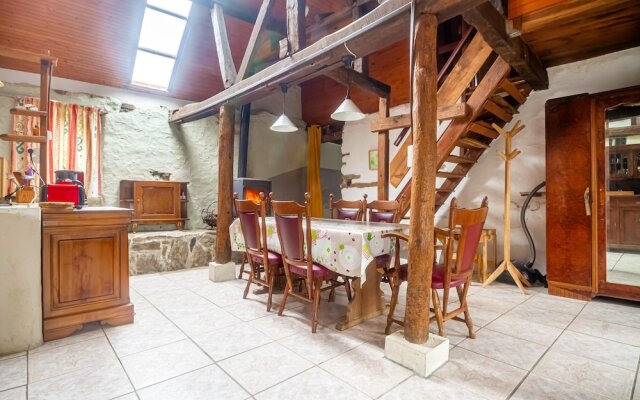 House With 8 Bedrooms in Saint-hilaire-peyroux, With Enclosed Garden a