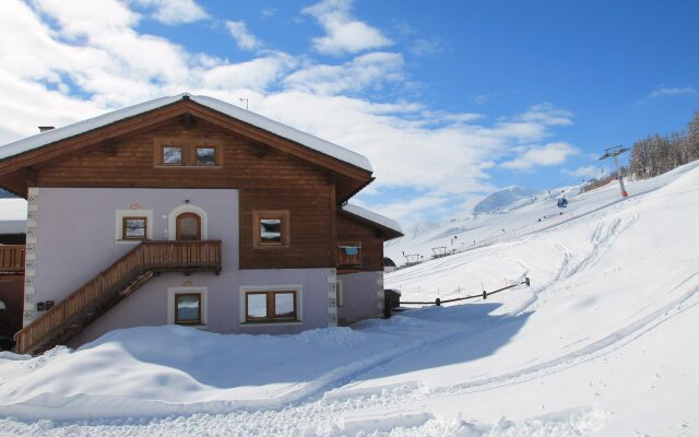 Enticing Holiday Home in Livigno near Ski Area