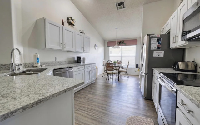 Sandra's Eagle Pointe Vacation Home