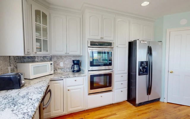 1711-a Strand Avenue