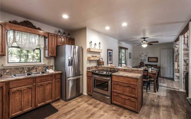 Lehrs Lair - Five Bedroom Cabin