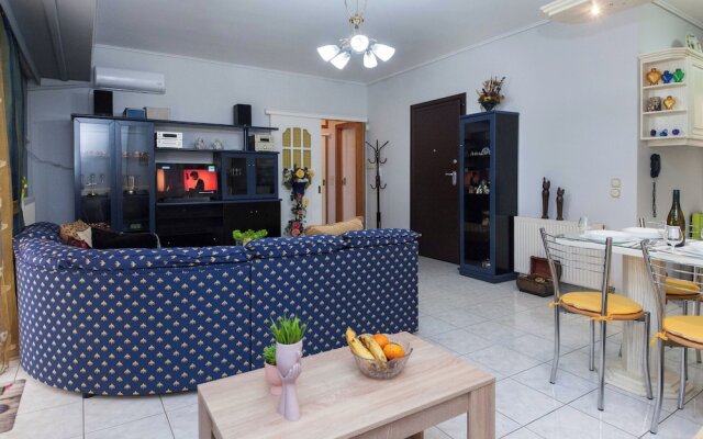 Chrisoupoli Cheerful 2 Bd Apt w Balcony