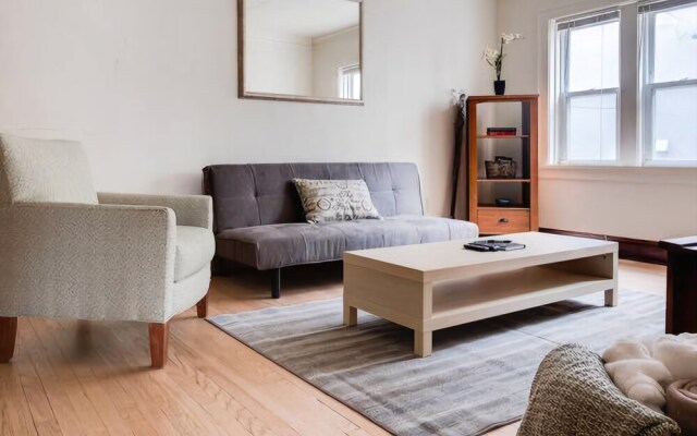 Large Beautiful One Bedroom on Brady St