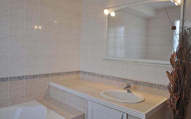 Traditional villa in Lias D'armagnac with pool