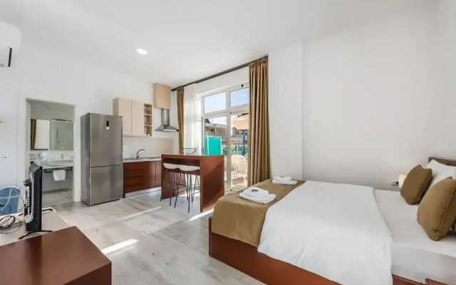 Stylish Studio With Spacious Balcony -trendafili