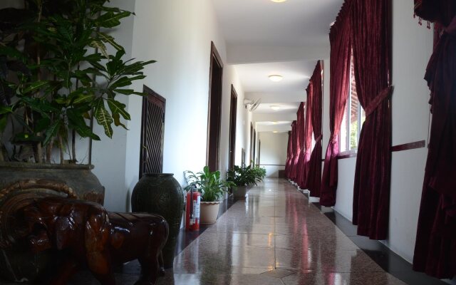 Regal Central Hotel