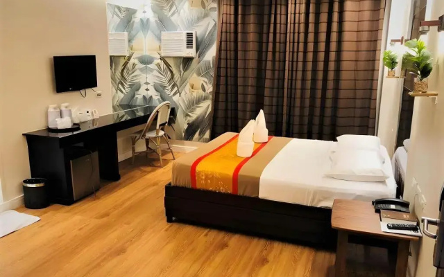 Grand Astoria Hotel