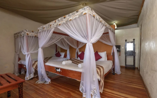 Crater Lake Tented Camp & Game Sanctuary