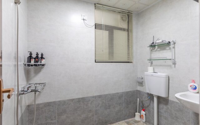 Locals Boutique Apartment Huafa Plaza 22