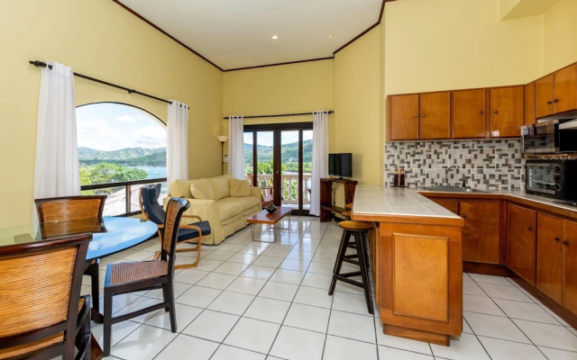 Marina and Ocean View - Real Condo 231 Perfect for couple