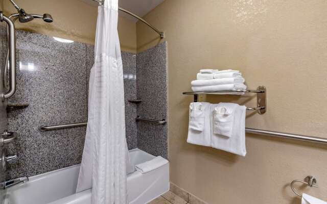 Comfort Suites