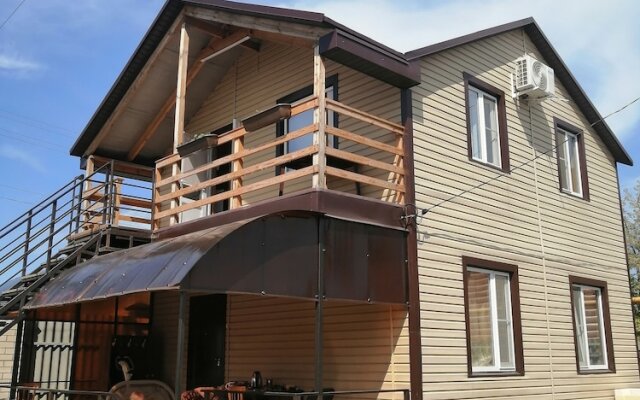 V gostyakh u Baby Poli