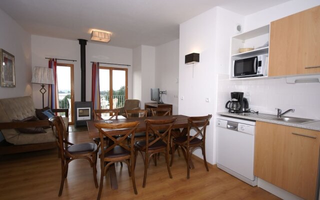 Nice Apartment With A View Of The Lake In Beautiful Valjoly