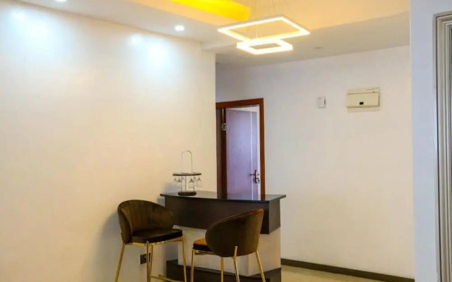 Lux Suites Silver Habor Apartments