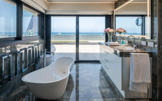 Cala Beach Resort