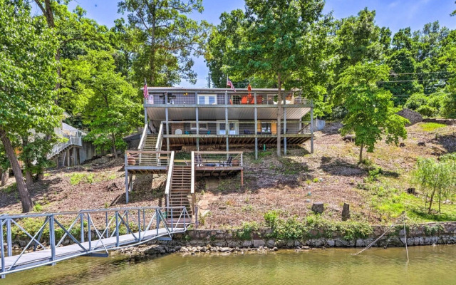 Waterfront Home w/ 3 Decks on Lake of the Ozarks!