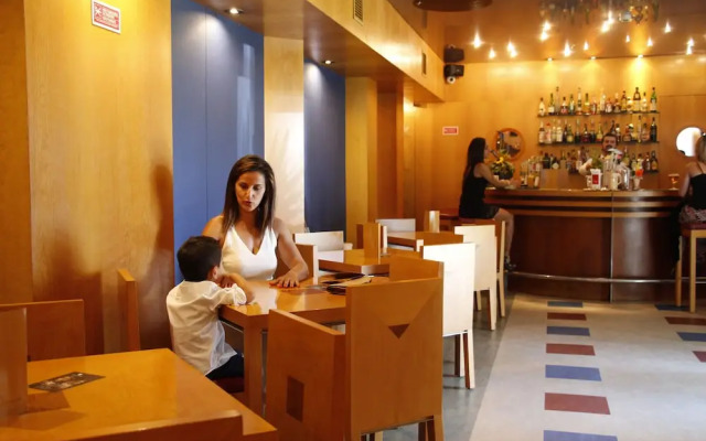 Hotel Feira Pedra Bela
