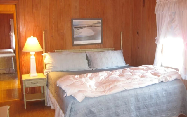 Granny's Beach House - 6 Br Home